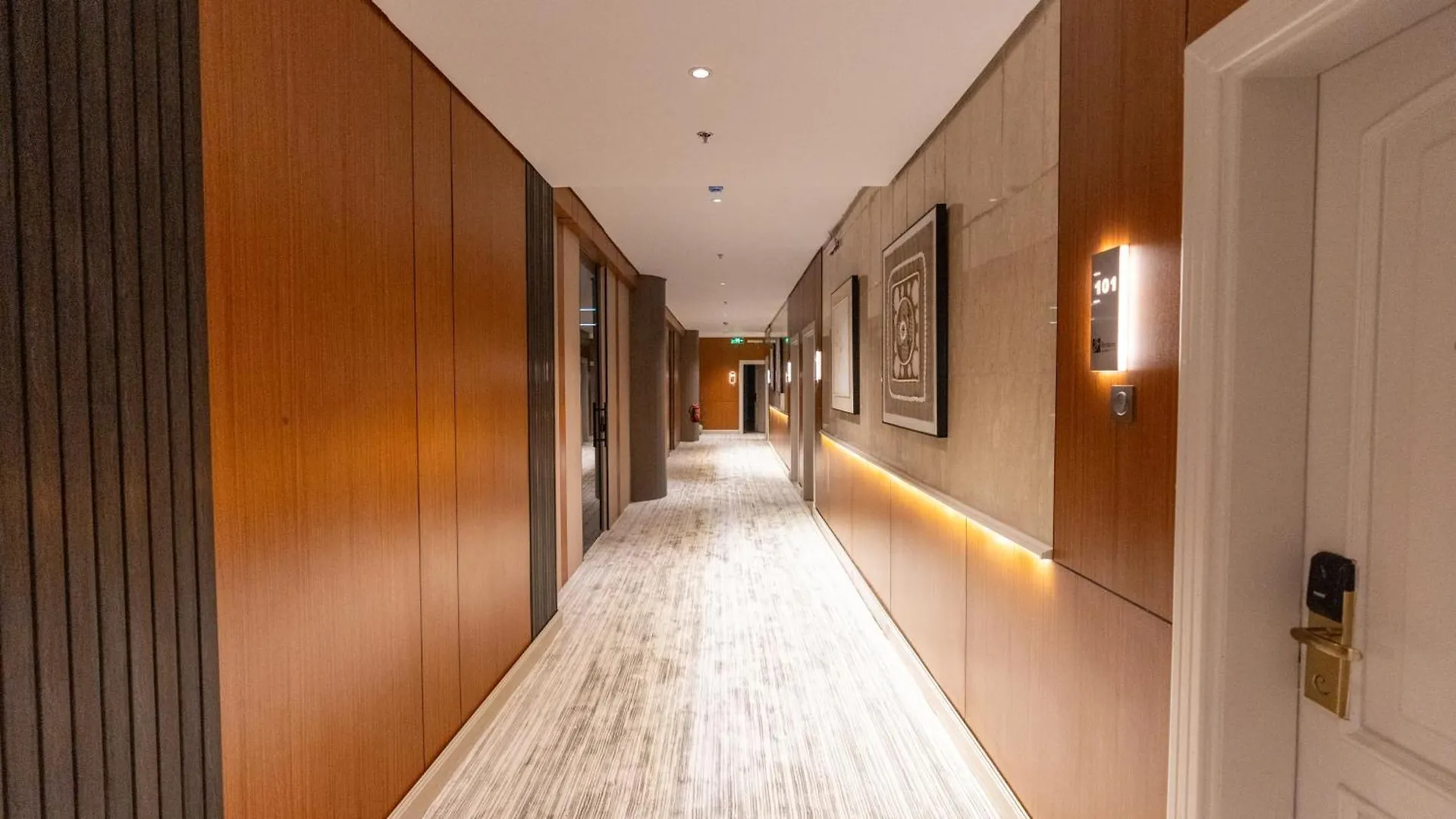 ****  Brzeen Hotel ריאד ערב הסעודית