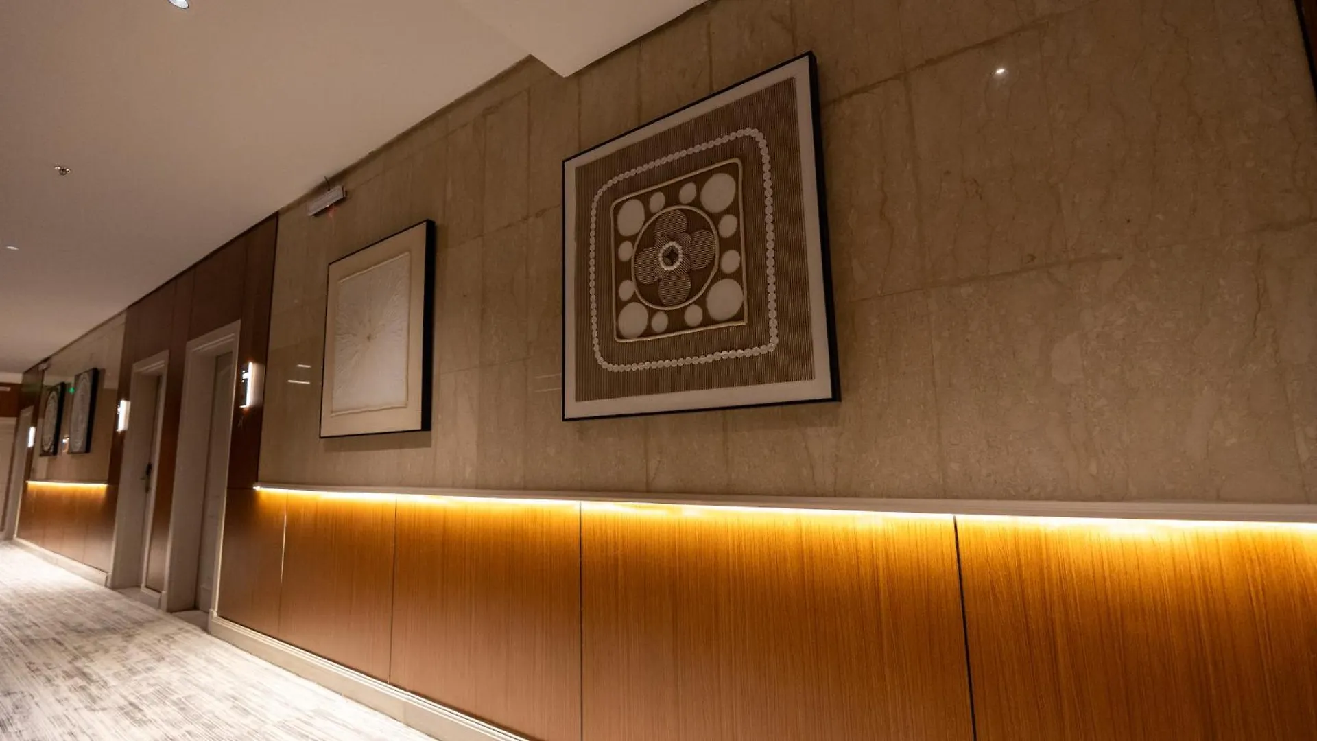 Brzeen Hotel ריאד