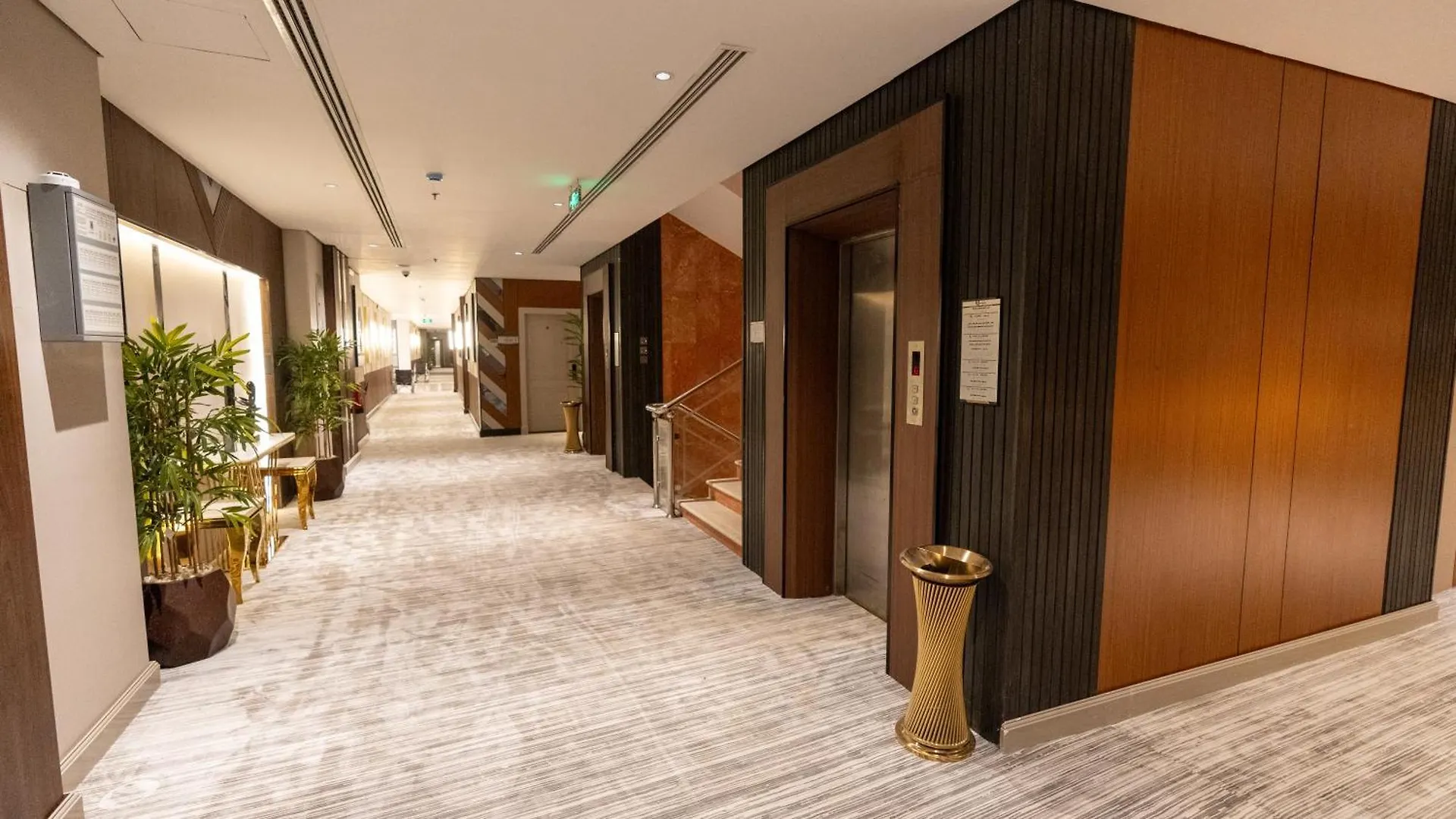 Brzeen Hotel ריאד